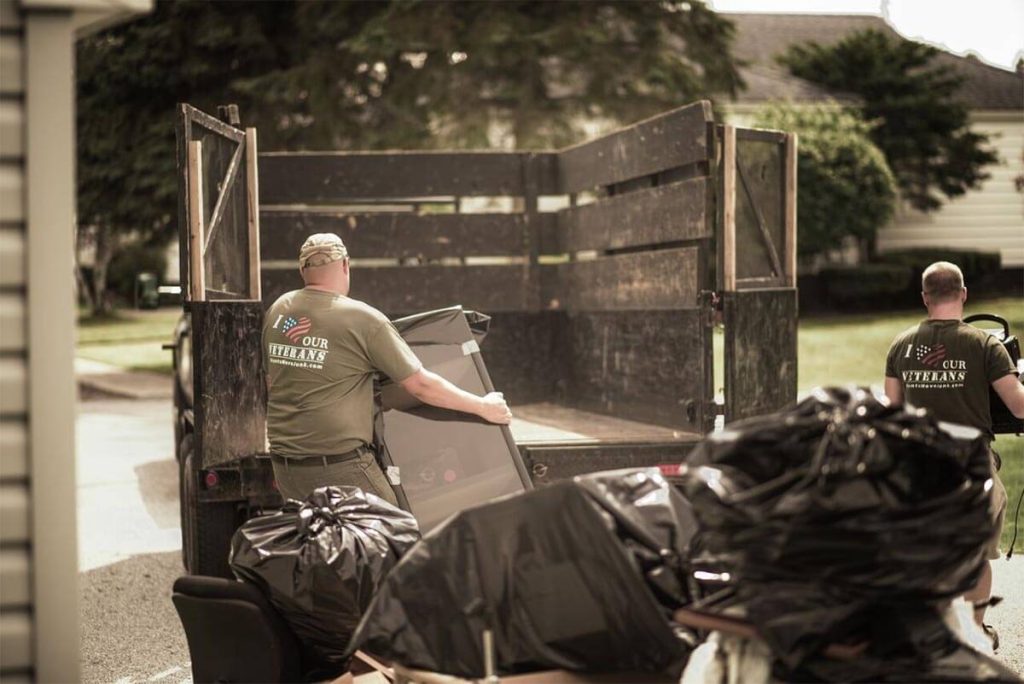 Join The Grunts Move Junk Team